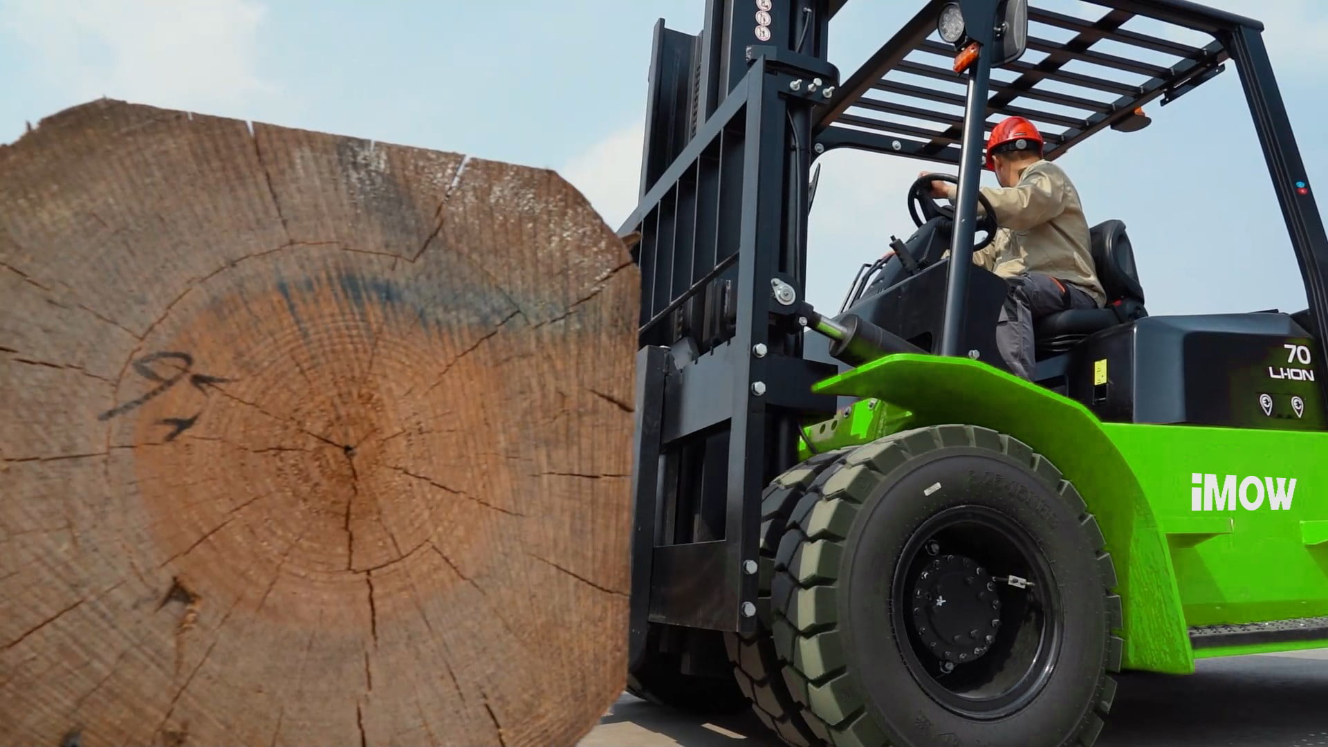 Lityum İyon Pilli Forkliftler: Dizel Forkliftlere Karşı Teknolojik Üstünlük!